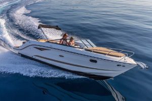 Sea Ray Sun Sport 250 sport boats for sale in India