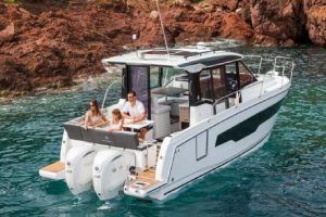 Jeanneau MERRY FISHER 895 SERIE2 motor yacht for sale in India
