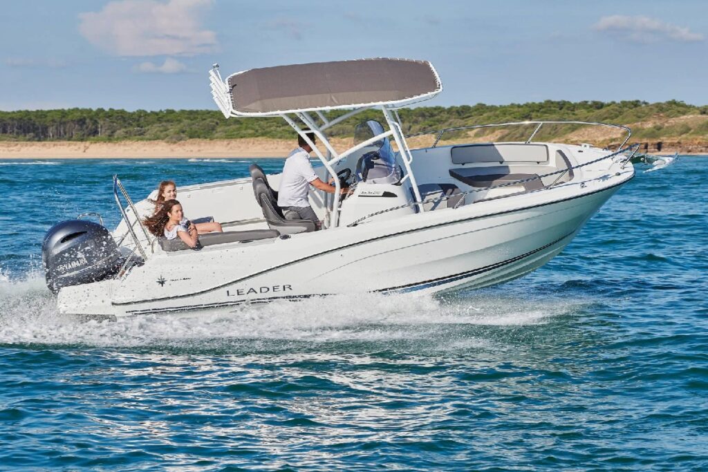 Leader 6.5 CC Motor Yacht For Sale In India