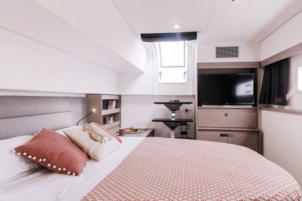 Fountaine Pajot  Aura 51 Interior (1)