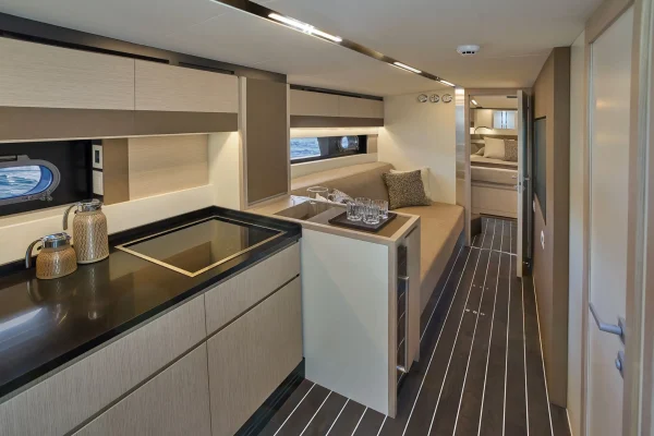 Itama 54 Lower Deck
