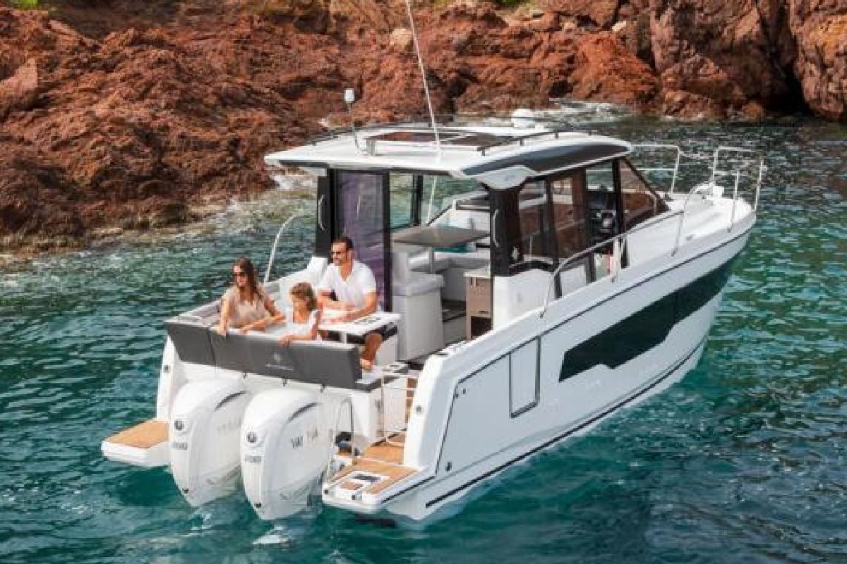 Jeanneau MERRY FISHER 895 SERIE2 Motor Yacht For Sale In India