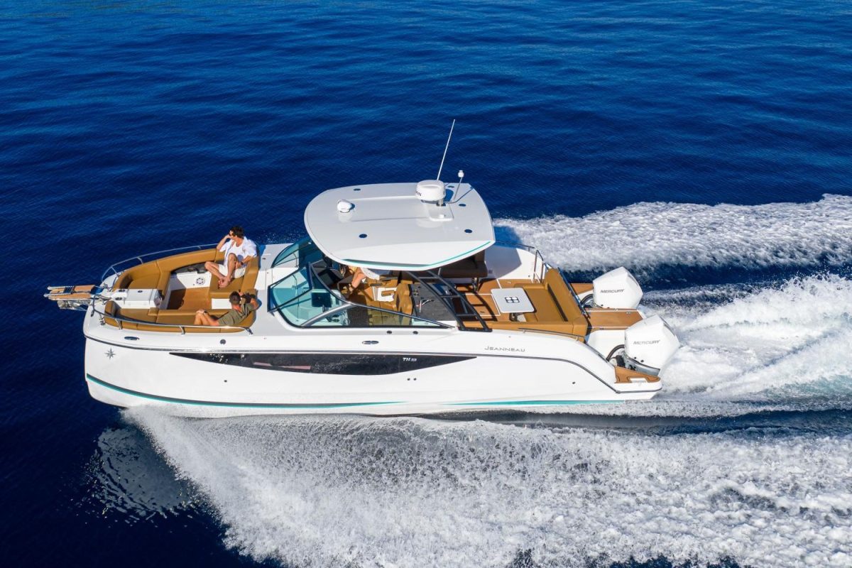 Jeanneau TH33 Featured Image
