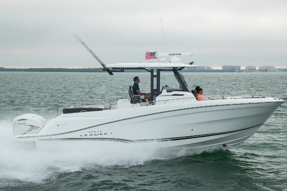 Leader 10.5 CC Motor Yacht For Sale In India