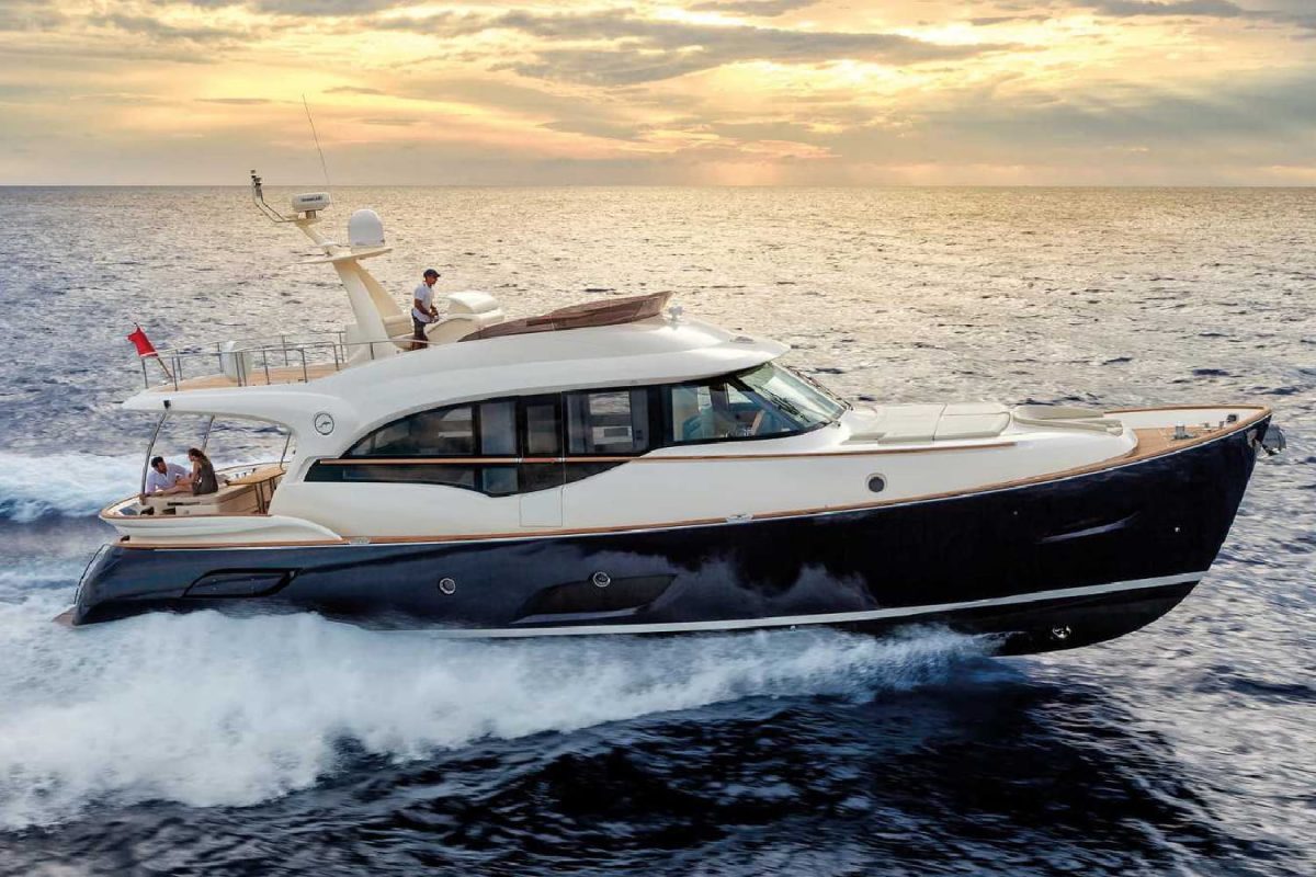 Mochi-Craft-Dolphin-64-Cruiser-Yacht-For-Sale-In-India-Featured-Image (1)