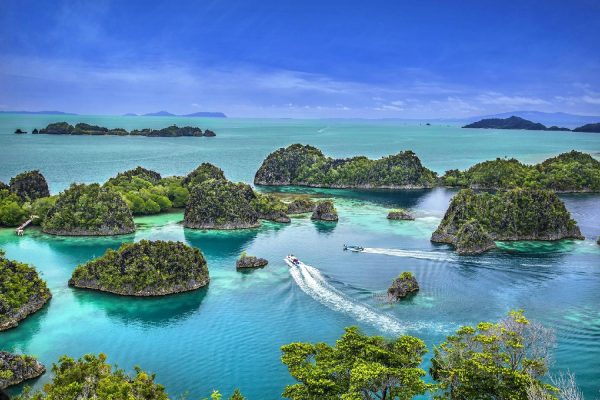 Raja Ampat Indonesia Yacht Charter