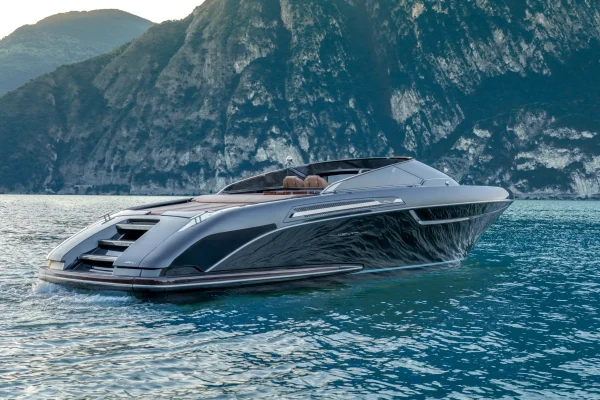 Riva Cento Side View