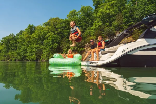 Sea Ray SDX 230 Surf 3