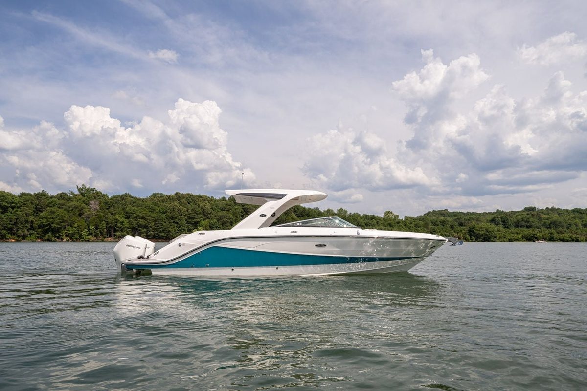 Searay-SLX-310-Outboard-Boat-For-Sale-In-India-Featured-Image